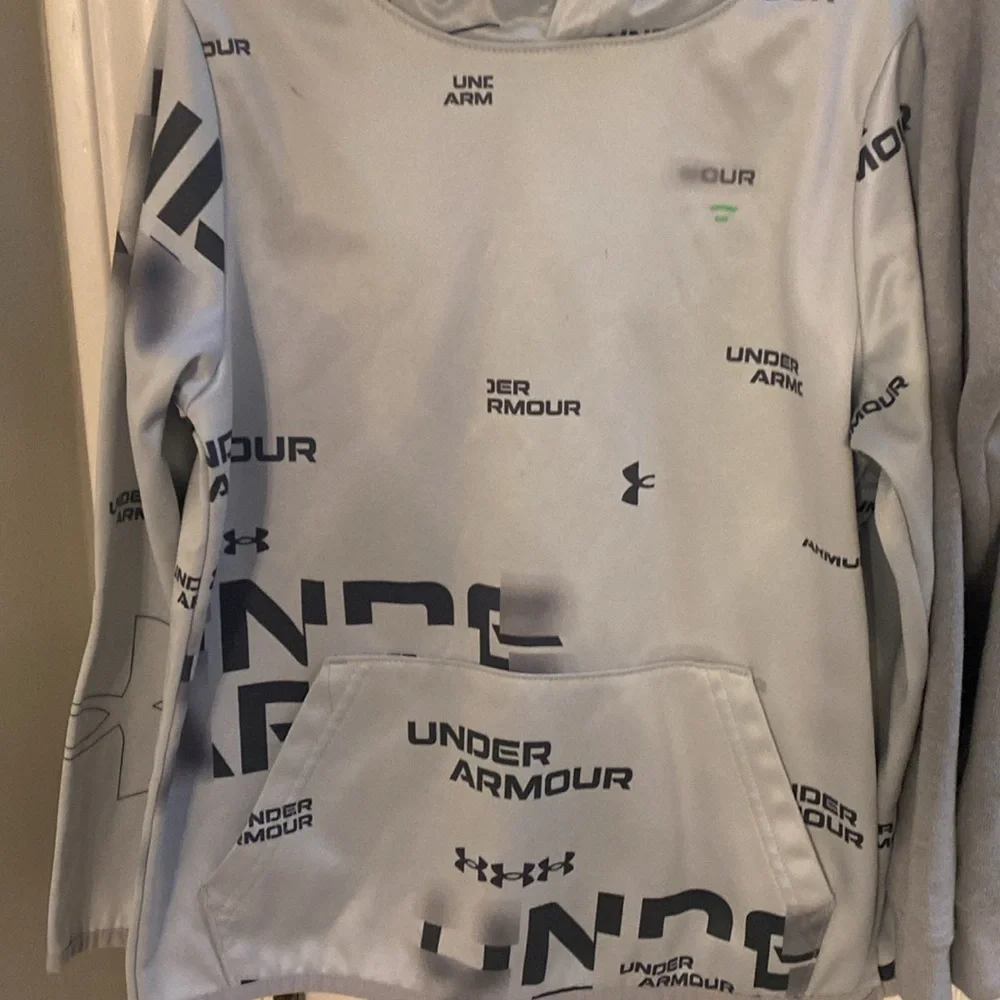 Bundle of two under Armour hoodies